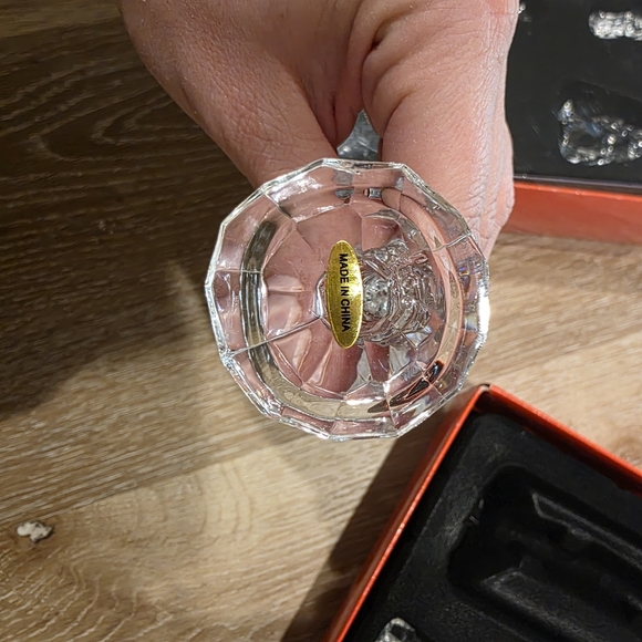 Crystal Plastic Nativity Figurine Set - Picture 7 of 7